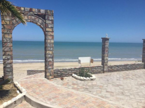 Beach Bungalow, Pool and direct Beach Access
